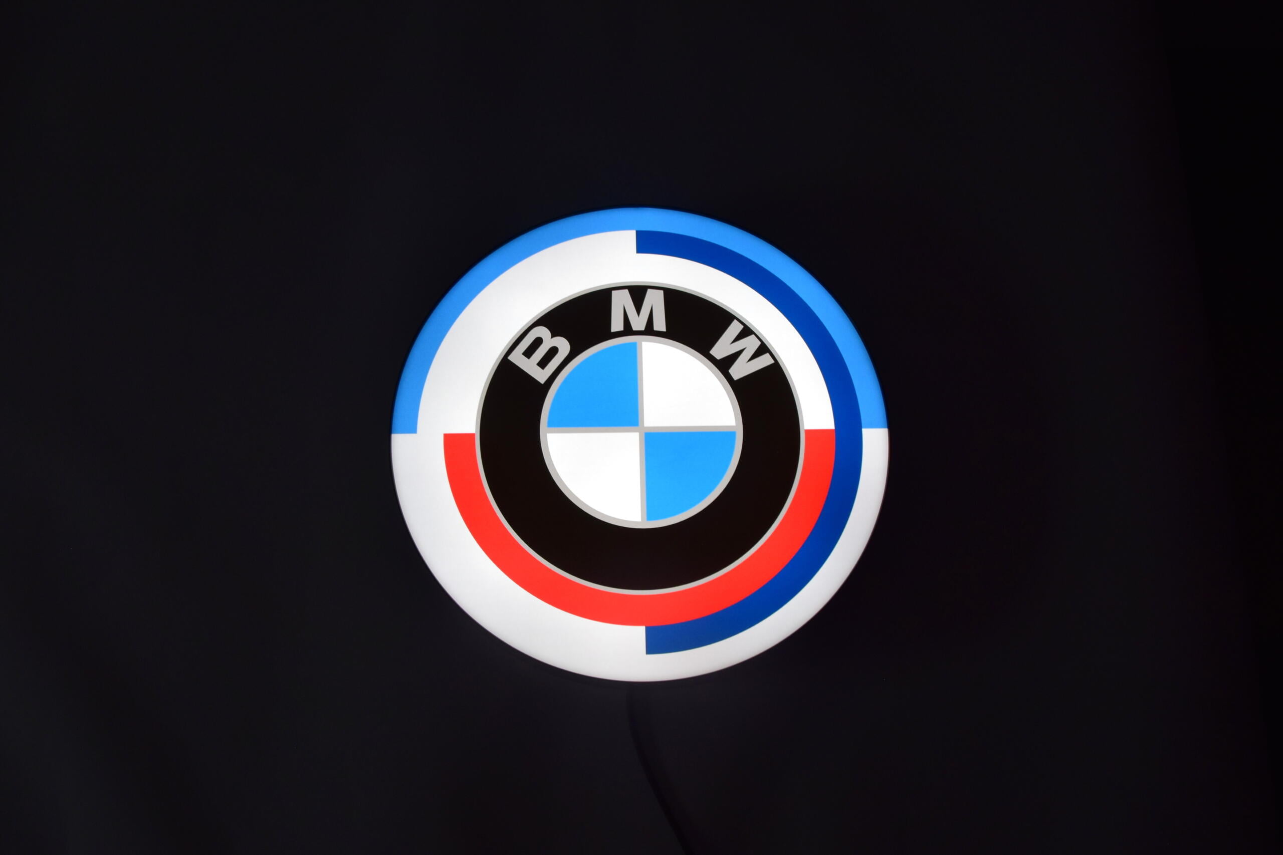 Logo BMW LED 3D éclairé 50-80 CM Publicité - LedWords Shop - Logo et  lettres LED 3D