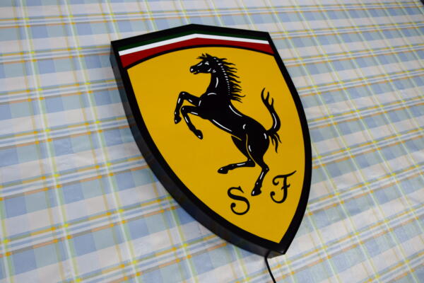 Podświetlane Logo 3D LED Ferrari 50-80 CM Reklama