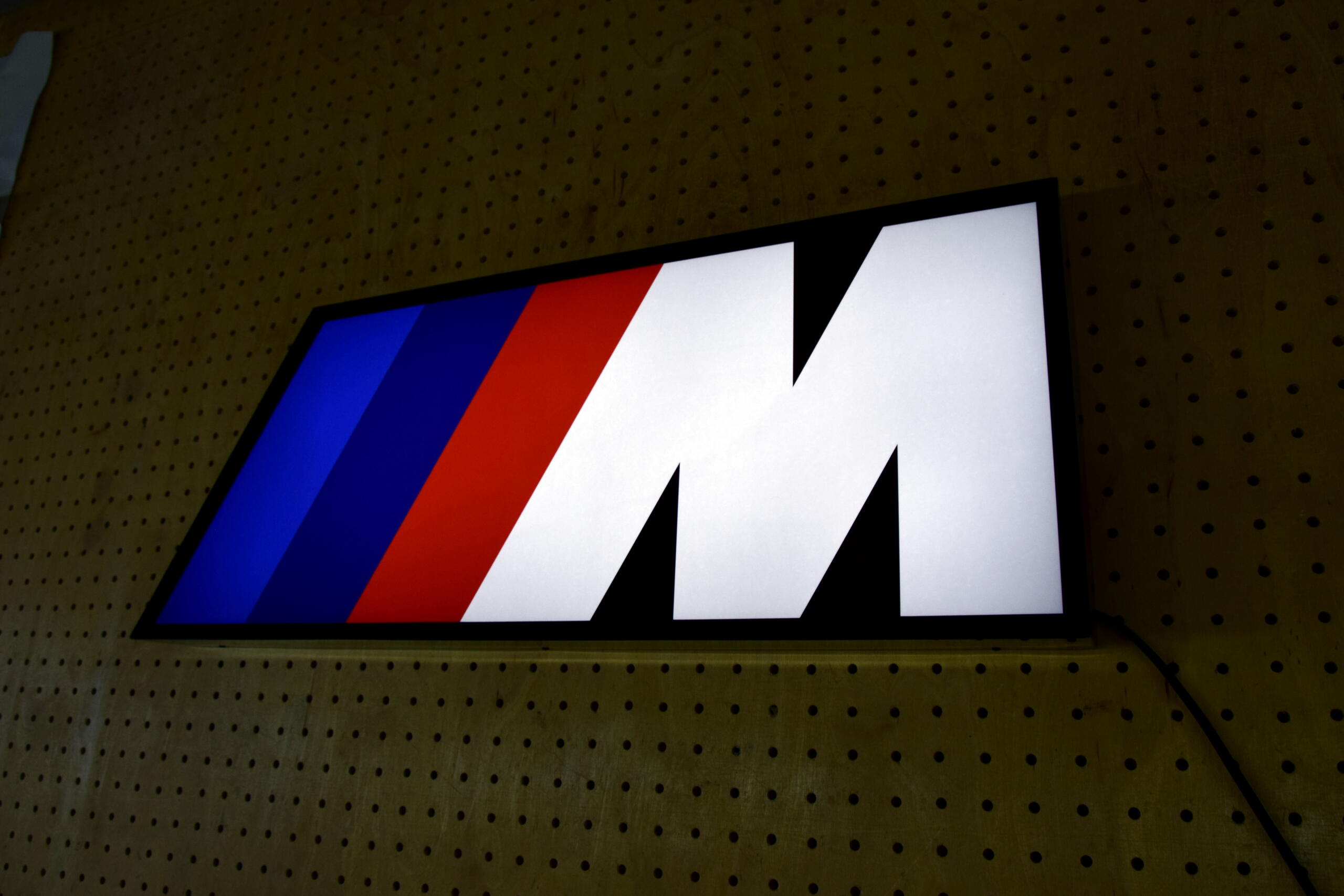 Grand logo LED 3D BMW M-Power Neon 70 x 24 CM - LedWords Shop - Logo et  lettres LED 3D